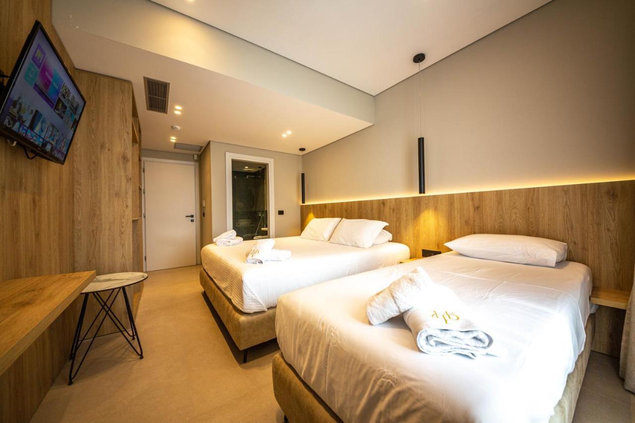 Hotel Portanova Саранда Экстерьер фото
