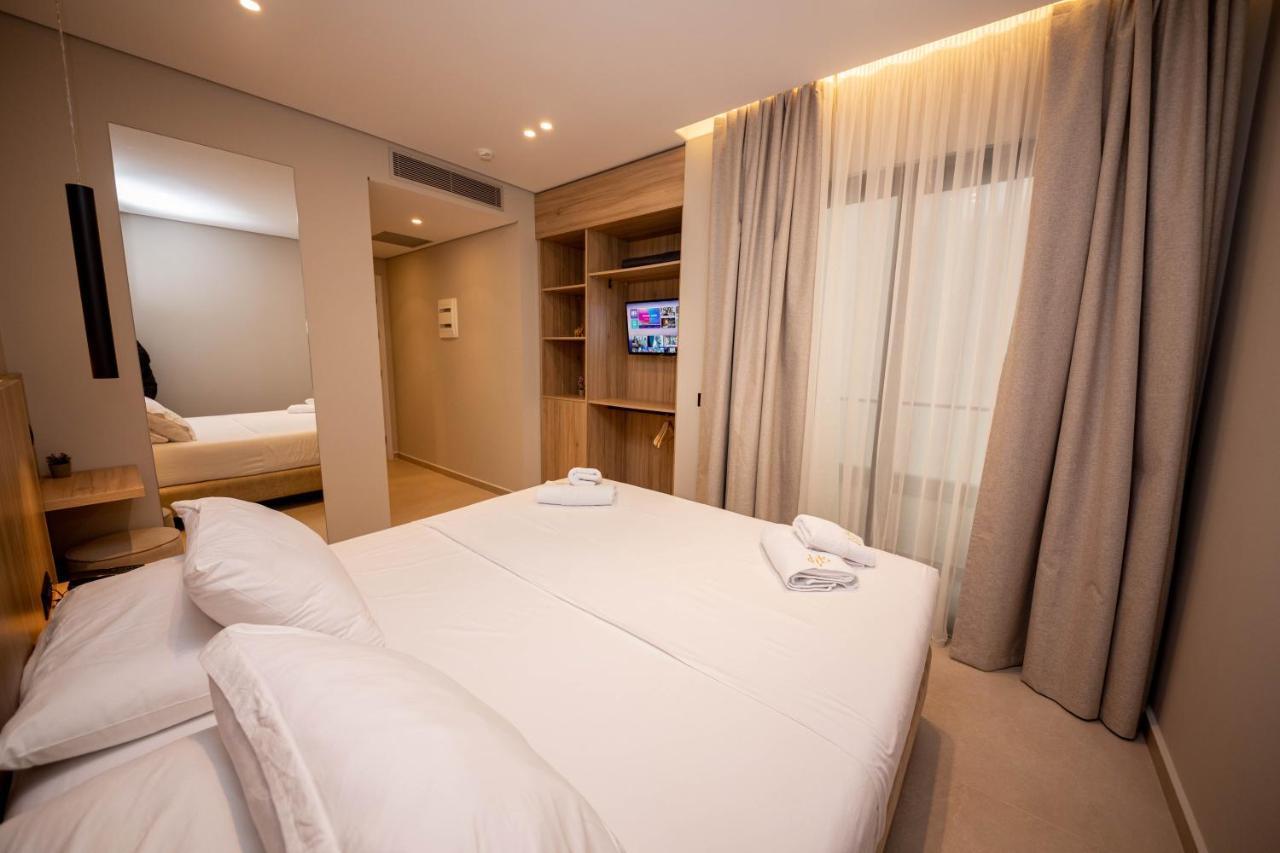 Hotel Portanova Саранда Экстерьер фото