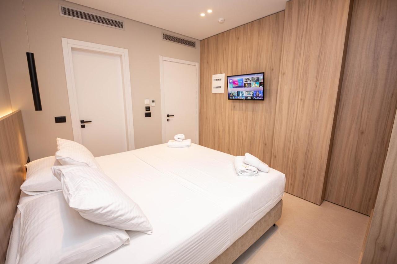 Hotel Portanova Саранда Экстерьер фото