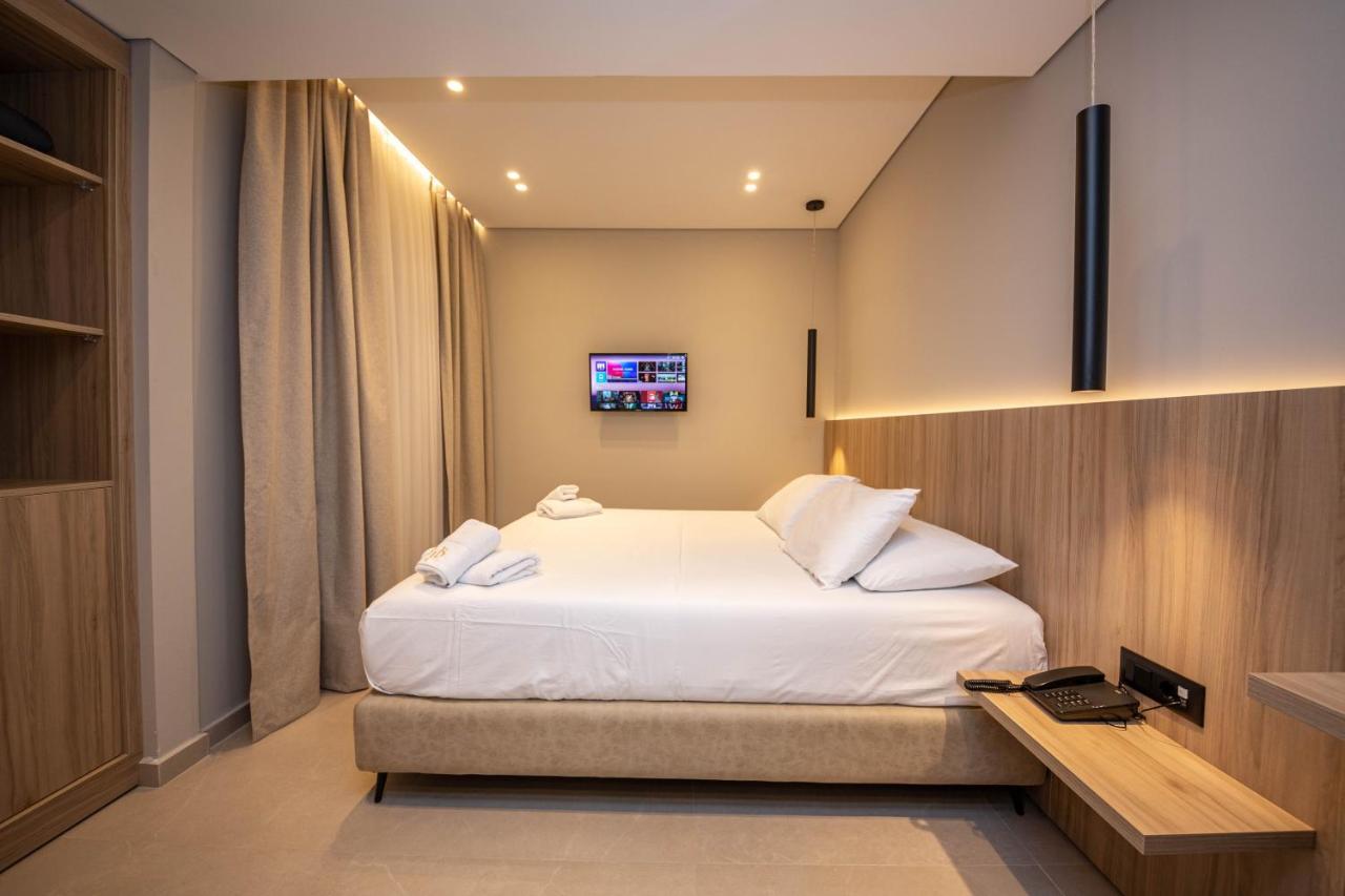 Hotel Portanova Саранда Экстерьер фото